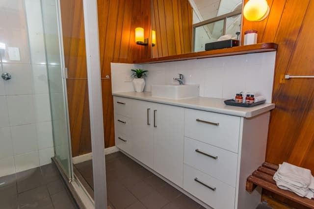 Double Bed With Ensuite (F4)