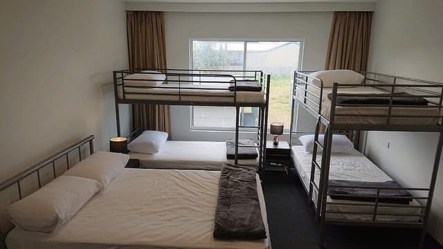 3 Bedroom House with 2 Bathrooms