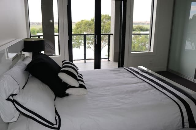 Executive House, Multiple Bedrooms, River View