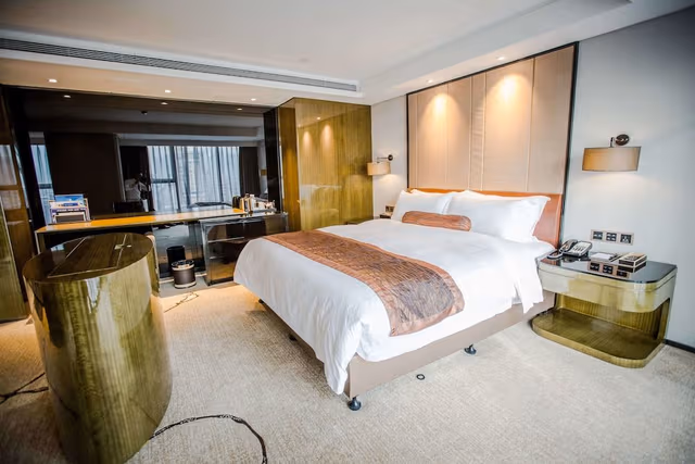 Standard Room, 1 King Bed