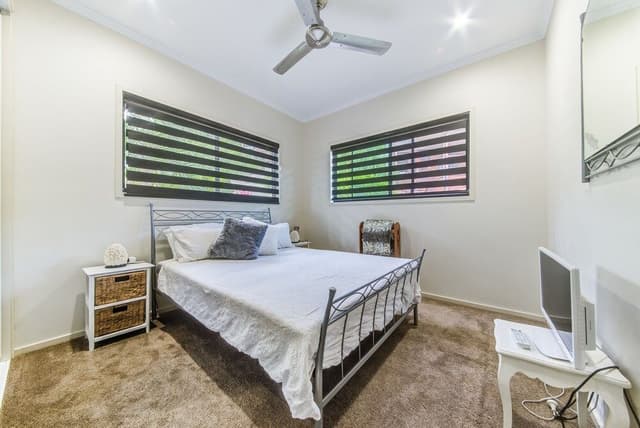 House, 2 Bedrooms, Sea View