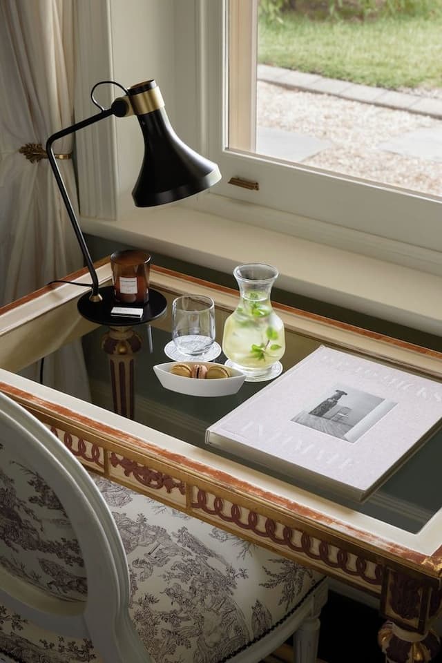 Deluxe Room, 1 King Bed, Bathtub, Vineyard View