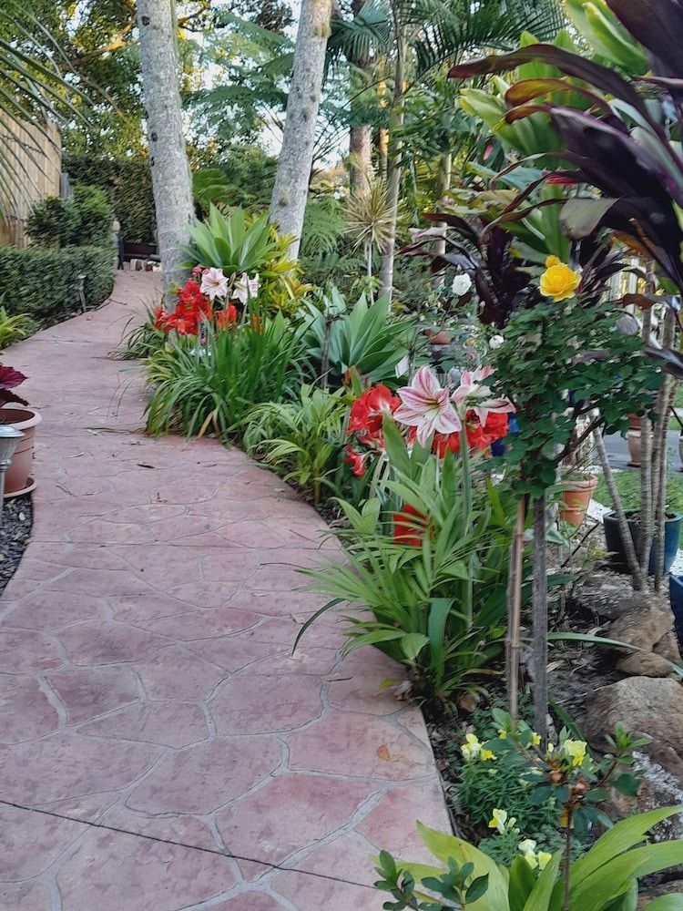 Mapleton Peaceful Provence BnB2
