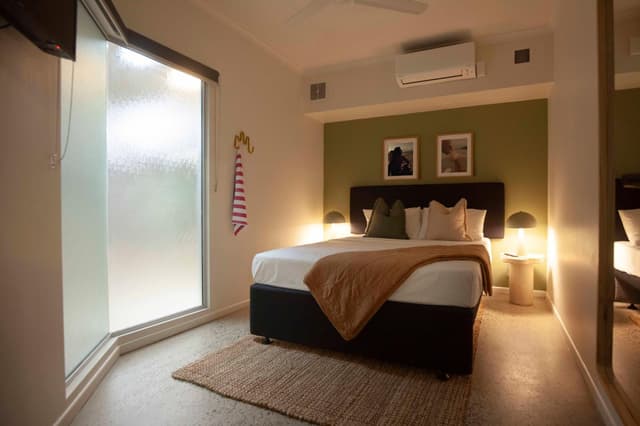 Private Queen Room