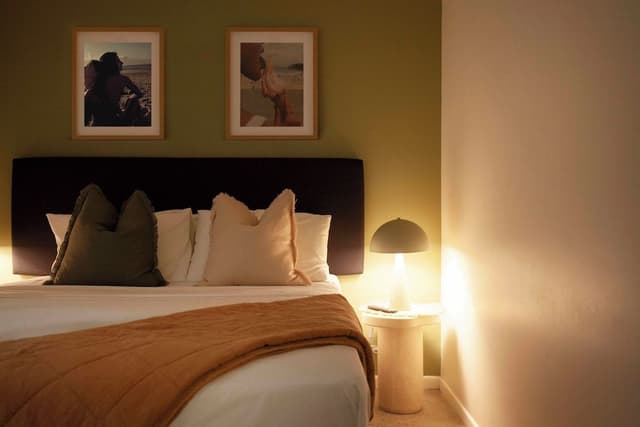 Private Queen Room