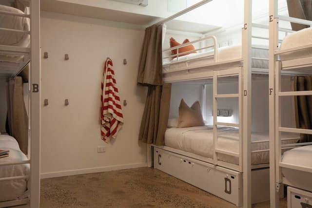 Private 6 Bed Room