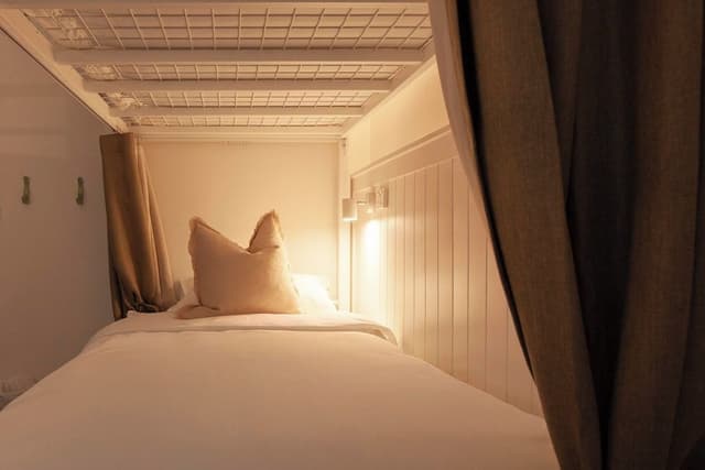 Private 4 Bed Female Room