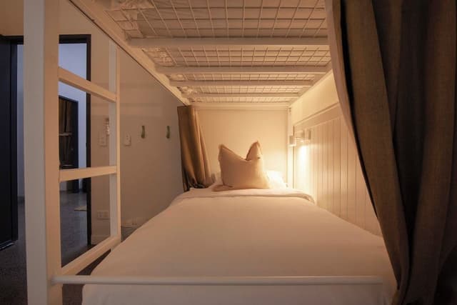Private 4 Bed Female Room
