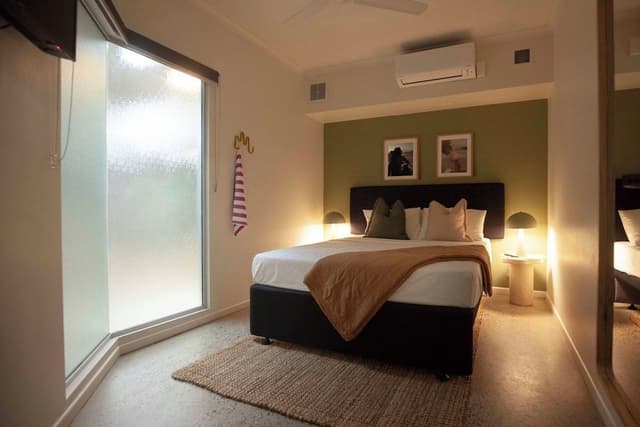 Private Queen Room