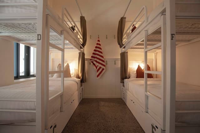 Private 6 Bed Female Room