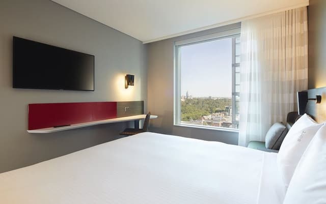 Standard Room, 1 King Bed (High Floor)