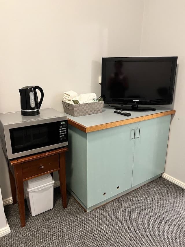 Basic Double Room, Shared Bathroom