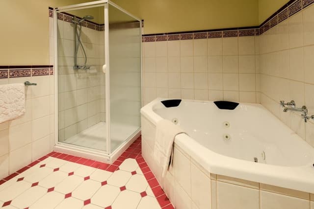 Luxury King Suite