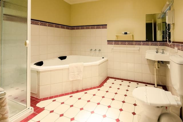 Luxury King Suite