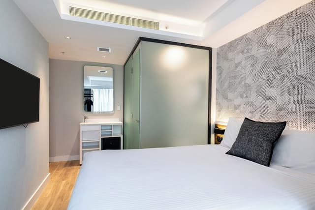 Standard Room, 1 Queen Bed