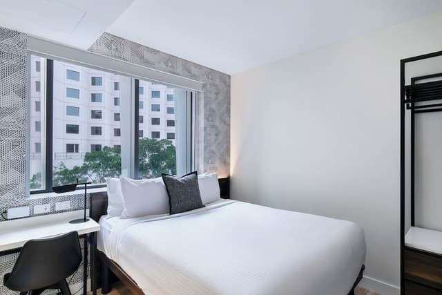 Standard Room, 1 Queen Bed