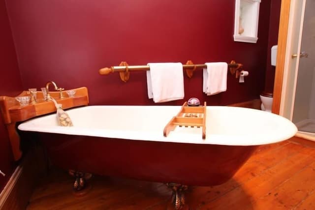 Superior House, Jetted Tub, Garden View