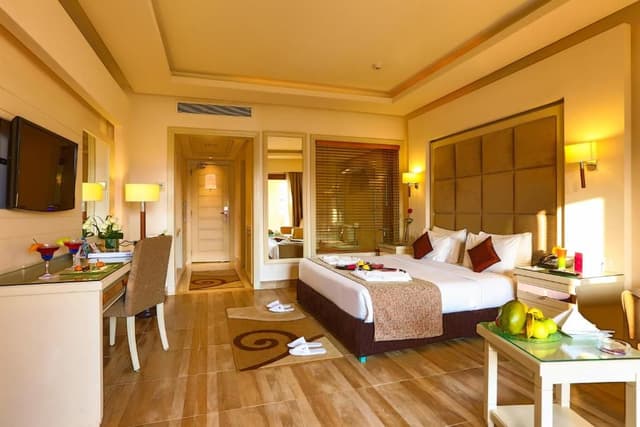 Deluxe Double Room with Garden View