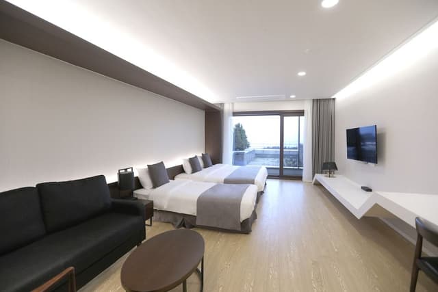 Grand Studio