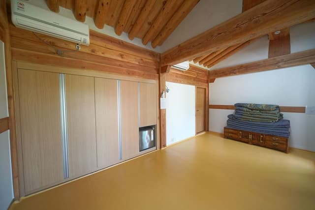 Room (Bamboo)