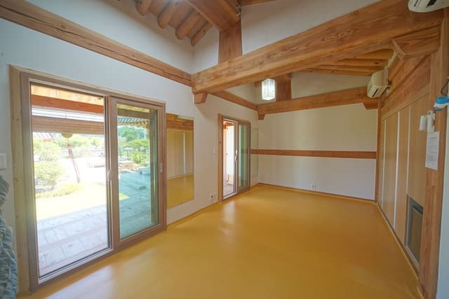 Room (Bamboo)
