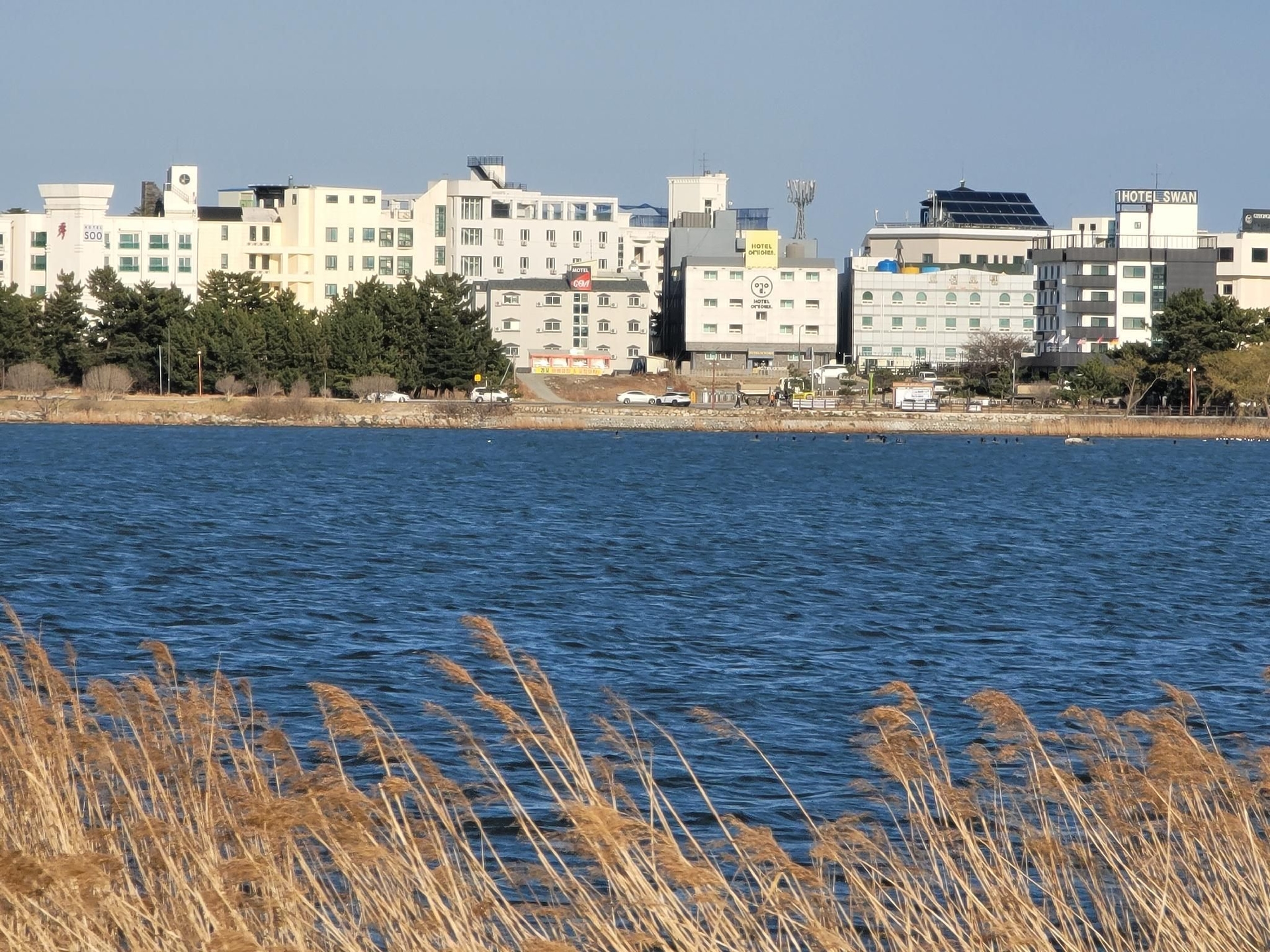 โรงแรมยอกิอูต คย็องโพ (Hotel Yeogiuhtte Gyeongpo)1