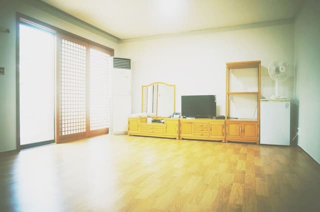Family Room (Korean Ondol)