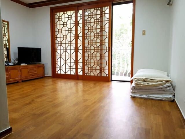 Family Room (Korean Ondol)