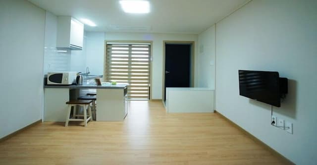 Double Room (Jimibong)