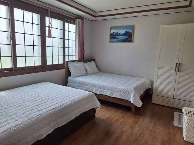 Family House, 3 Bedrooms, 2 Bathrooms, Garden View