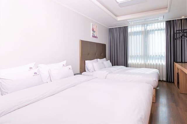 Deluxe Quadruple Room