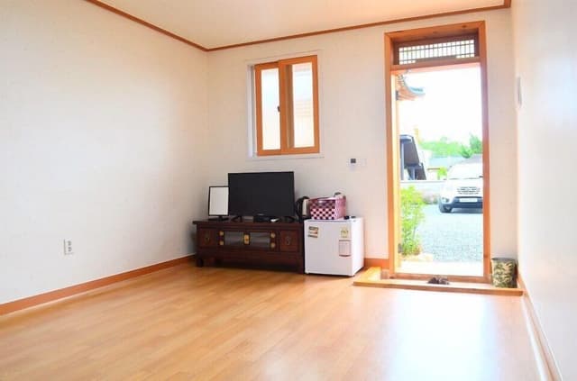 Ondol Room