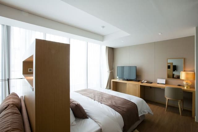 Suite (B)