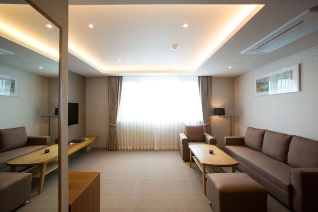 Suite (A)
