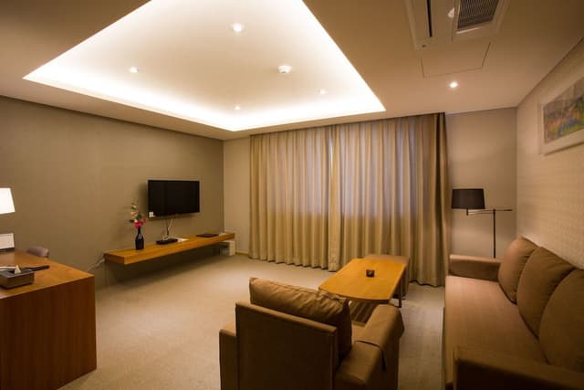 Suite (A)
