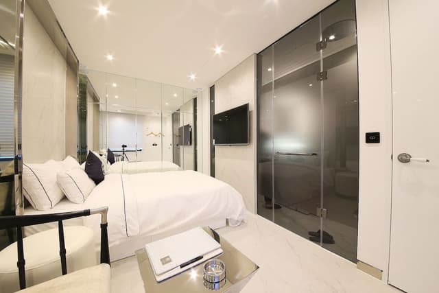 Premier Room (Netflix Available / 1 Parking Lot per Room)