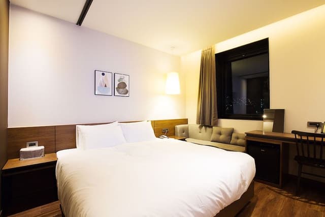 Deluxe Double Room, 1 King Bed, Non Smoking, City View (with SPA)