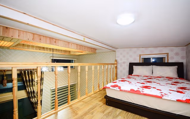 Elite Duplex (2 Guest Rates, Extra person Charge on spot - 1-13yr 10,000KRW, 14yr above 20,000KRW pp