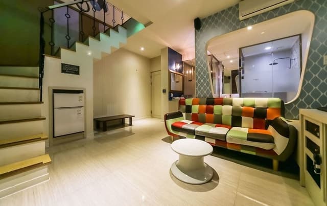 Duplex (Party Room B)