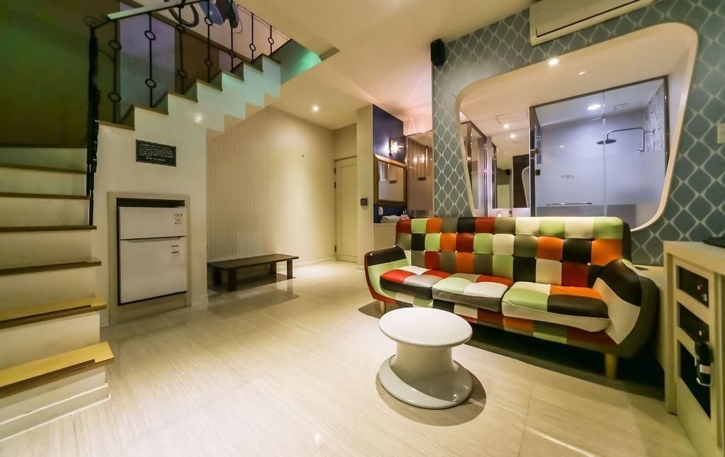 โรงแรมซารา (Hotel Zara)0