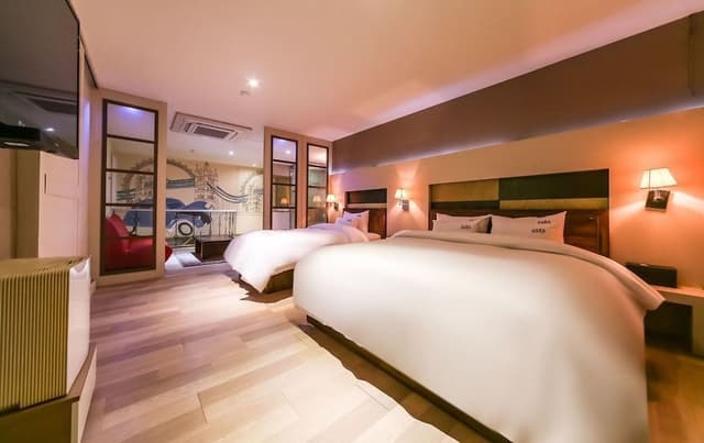 Duplex (Party Room B)