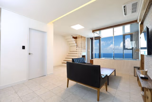 Duplex, Sea View (# 302)
