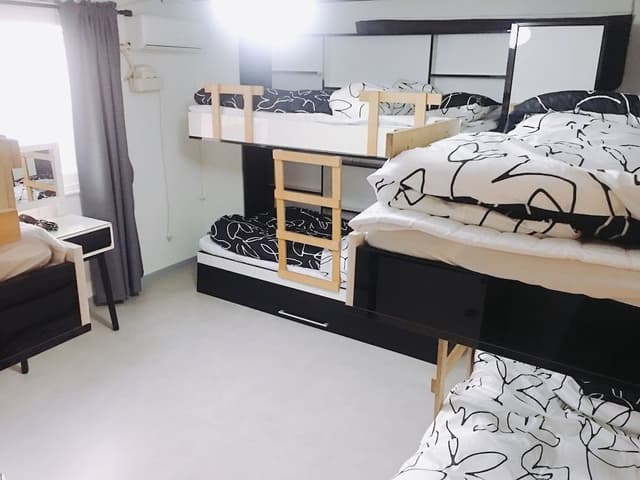 Shared Dormitory, Women only (6 people)