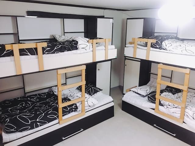 Shared Dormitory, Women only (6 people)