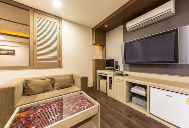 Deluxe Room, Bathtub