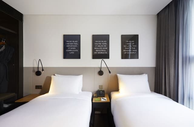 Standard Twin Room