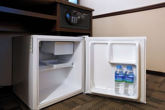 Special Price Double Room (facing the subway station)