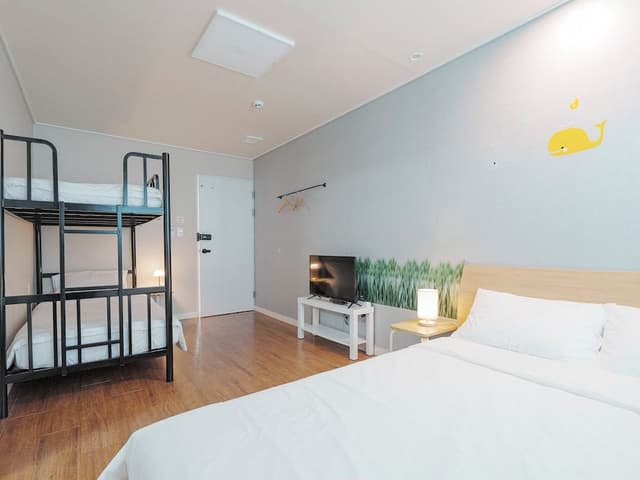 Family Room, Non Smoking, Private Bathroom (Breakfast not provided/Room Type Random Assignment)