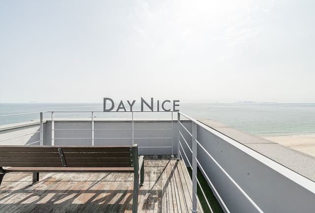 Rooftop Lounge, Ocean View