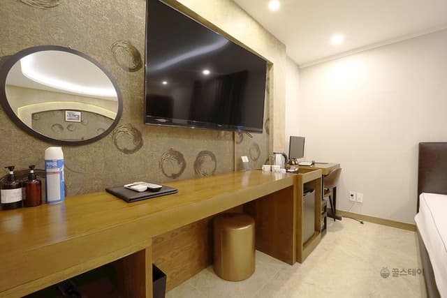 Junior Twin Room, 2 Bedrooms, Non Smoking